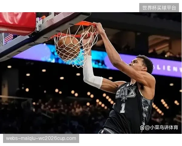 东契奇以场均33.5分加冕得分王,而约基奇则以场均10.7次助攻成为助攻王。 东契奇以场均33.5分加冕得分王,而约基奇则以场均10.7次助攻成为助攻王。